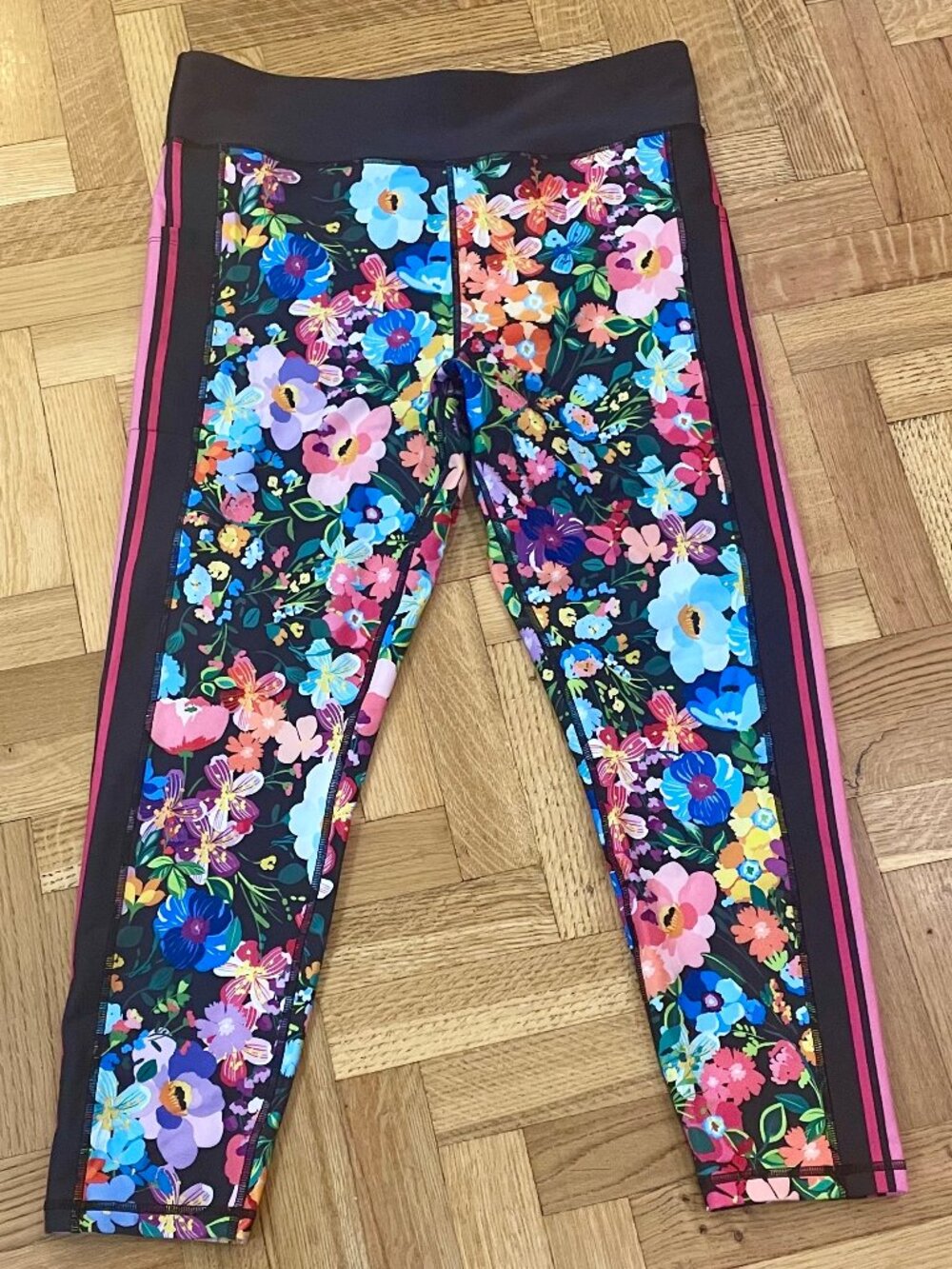 JOHNNY WAS~Bee Active 7/8 Floral Leggings